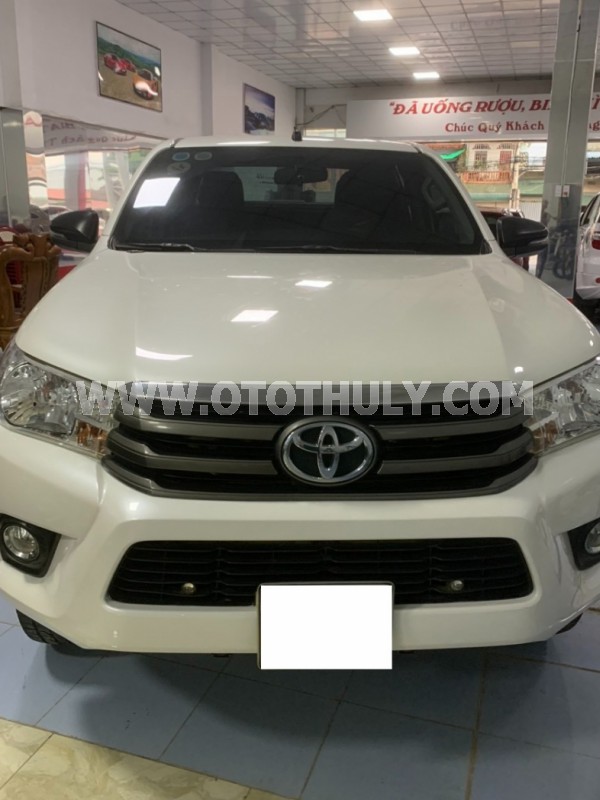 Xe Toyota Hilux 2.4E 4x2 MT 2019