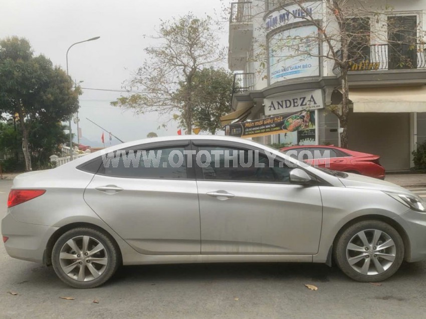 Hyundai Accent 1.4 AT 2012